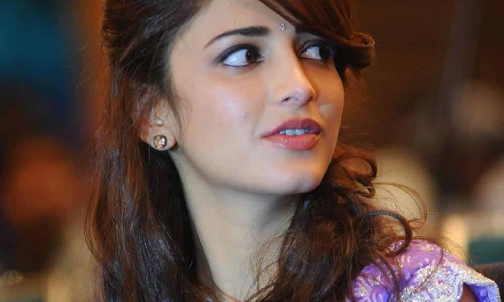 Shruti Hassan turns a year older! - One World News