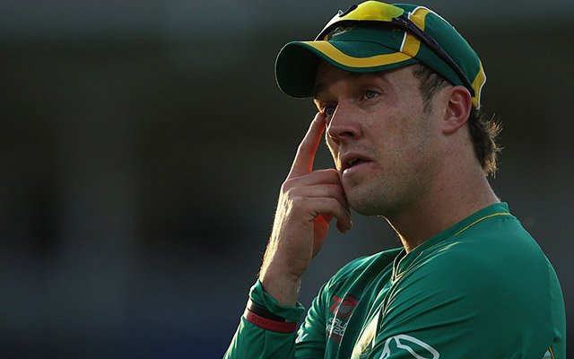 De Villiers becomes fastest man to score 8000 runs in ODI!