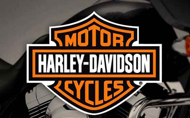 Crook pulls a ‘Bunty Bubbly’ at Harley Showroom