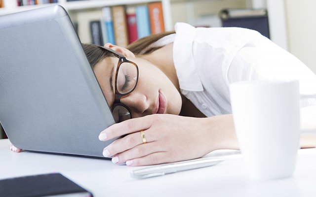 Naps can increase workers productivity at office!