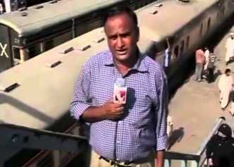 Journalist Chand Nawab thrashed by Karachi Railway police!