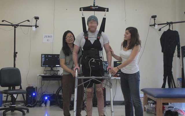 Computer helps paralysed man walk!