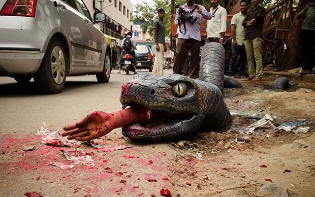 Bengaluru artist highlights pothole plight!