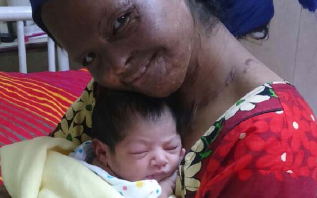 Acid survivor Laxmi becomes yummy mummy!