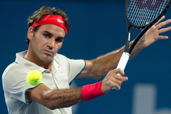 Federer storm in semifinal of Swiss open