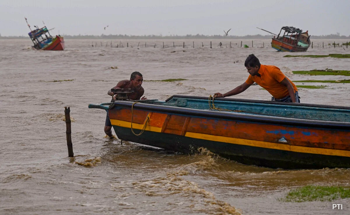 Cyclone Dana Makes Landfall Odisha Faces Heavy Rains, Flights Resume as Evacuations Continue