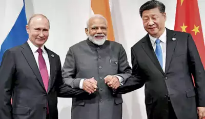 PM Modi’s Thumbs Up at BRICS Summit Dinner with Putin and Xi