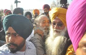 Attempted Assassination at Golden Temple: Man Arrested for Trying to Shoot Sukhbir Badal