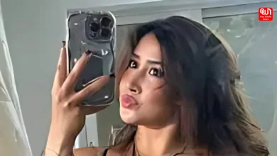 Sofia Sets the Internet Ablaze with Sizzling Bikini Mirror Selfie