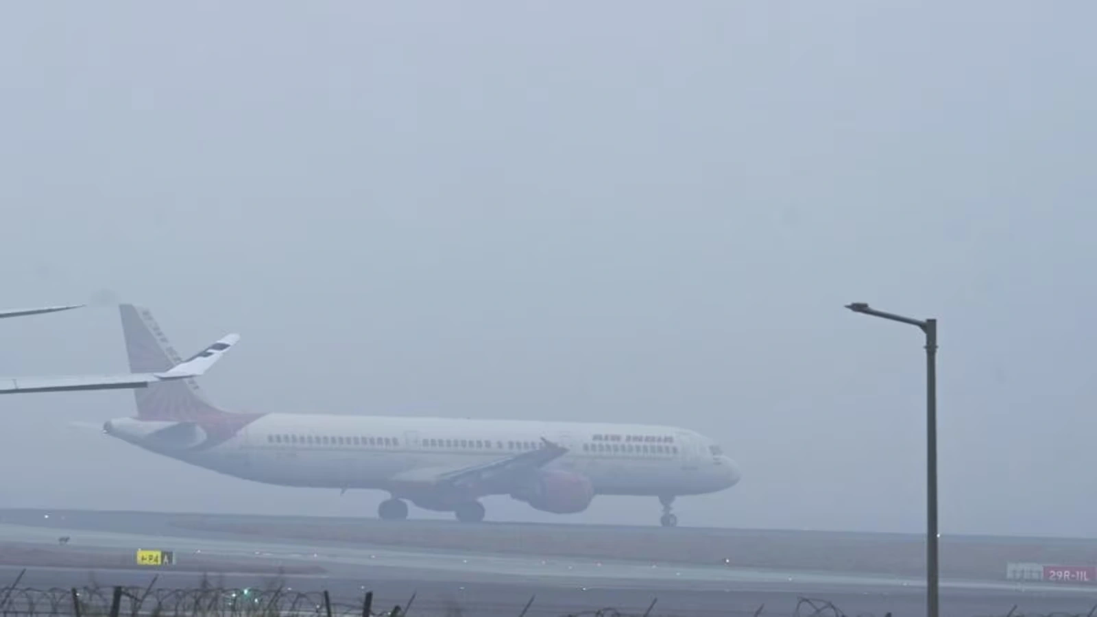 Delhi Fog Disrupts Over 100 Flights at IGI Airport