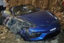 Porsche Crashes, Racing BMW On Mumbai Highway