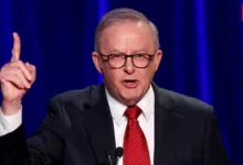 Australia Bans Social Media, Teens Under 16